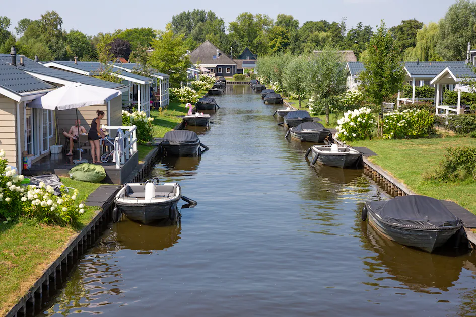 Roompot-Vakantiepark-Giethoorn-15.jpg